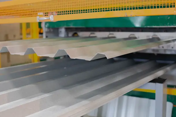 Estrutura de telha termoacústica